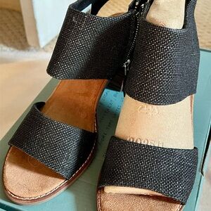Toms Black Textured Women's Sandals
